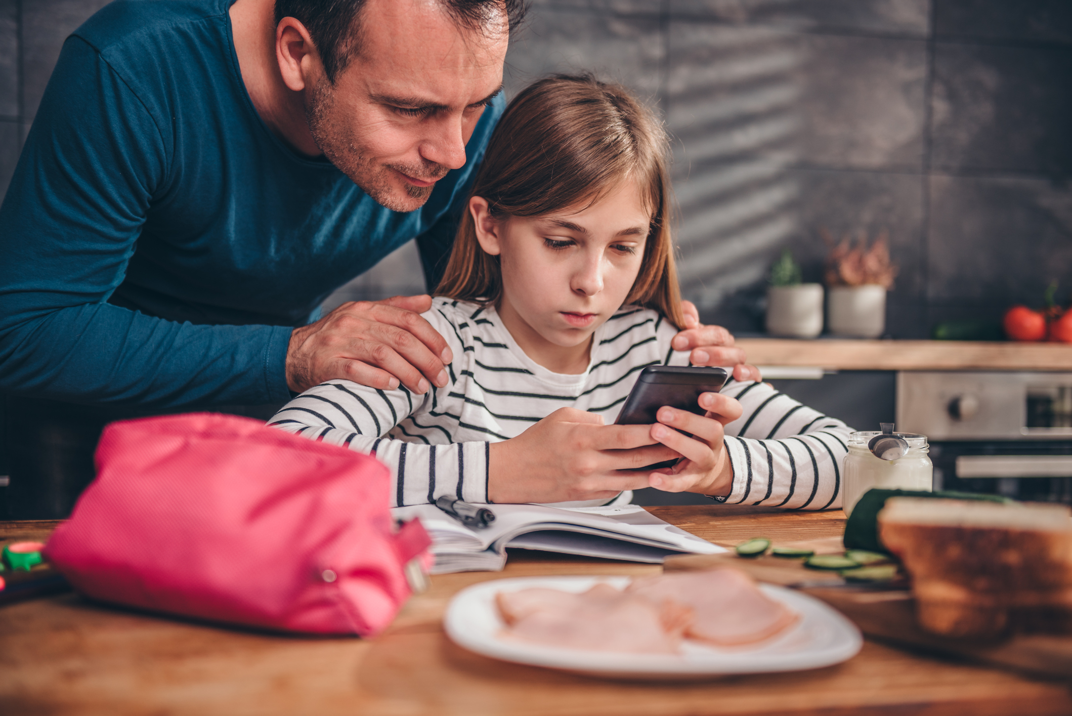 How To Use Parental Controls On A Smartphone Gadget Cover